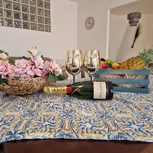 Margot Mondello Bed & Breakfast